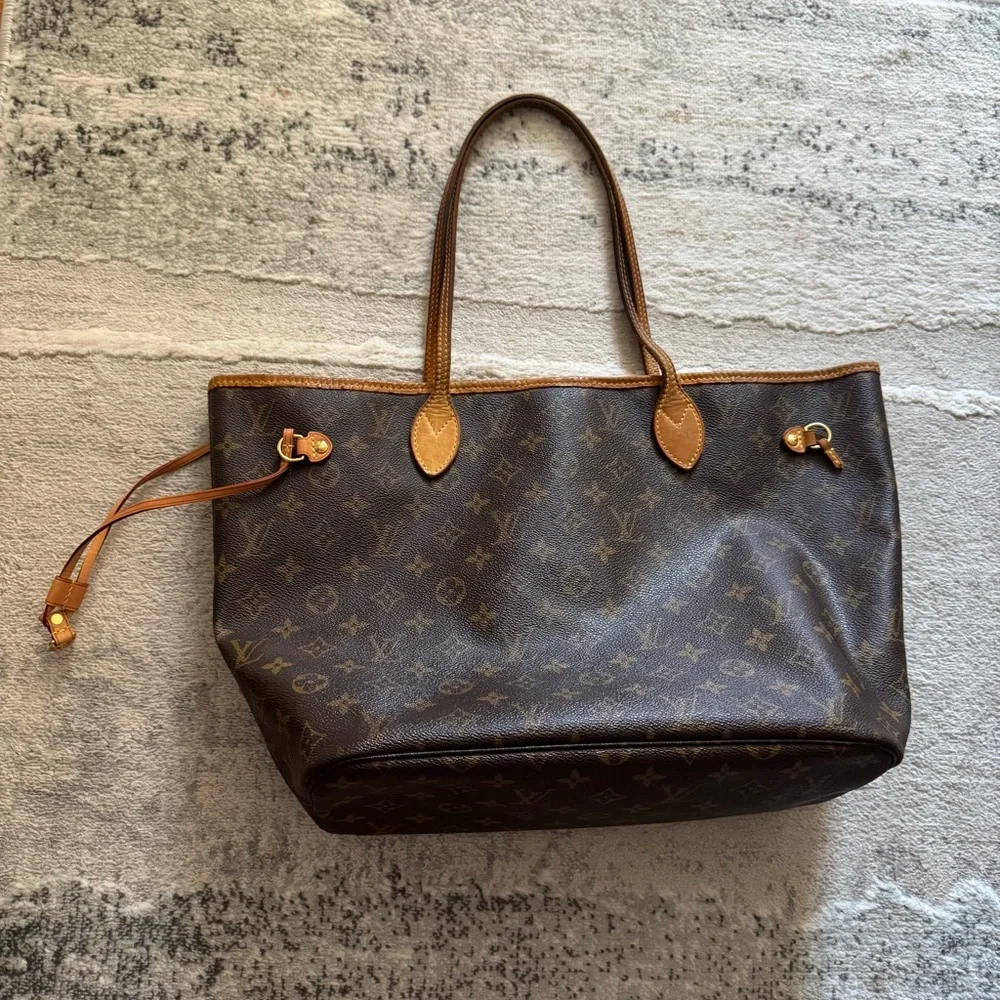 Louis Vuitton monogram coated canvas MM classic neverfull tote